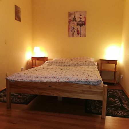 Wynajem Pokoi Guest House ชาร์นนี ดูนาเยส ภายนอก รูปภาพ