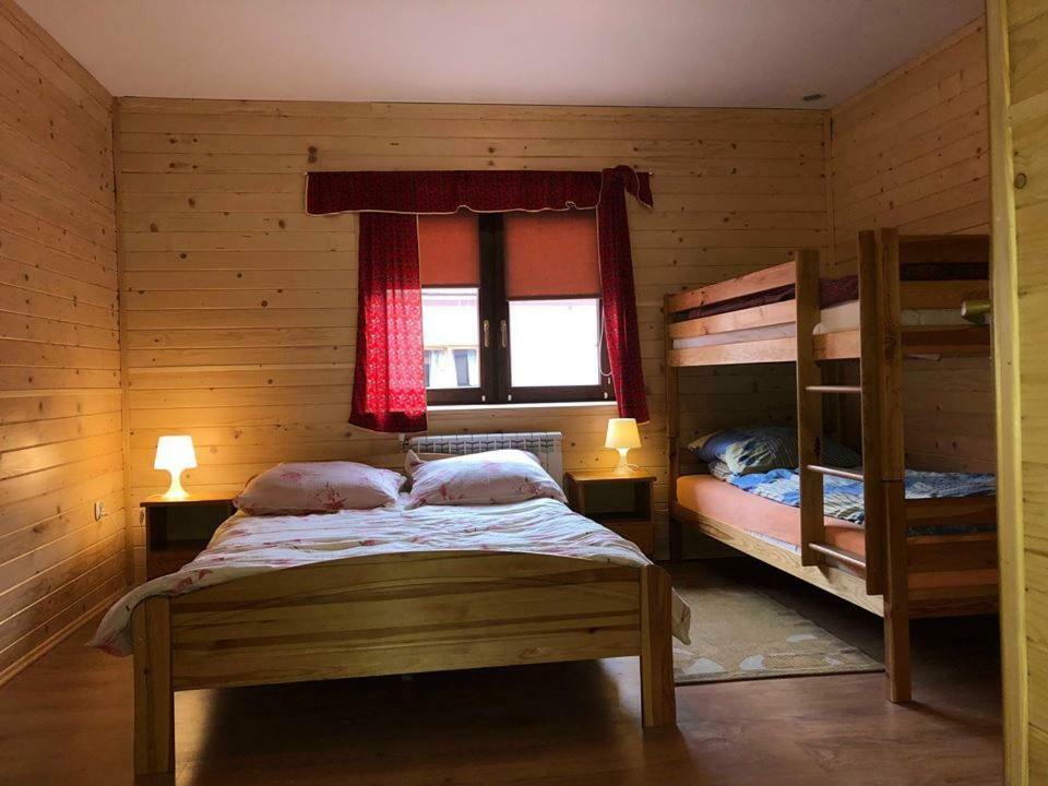 Wynajem Pokoi Guest House ชาร์นนี ดูนาเยส ภายนอก รูปภาพ